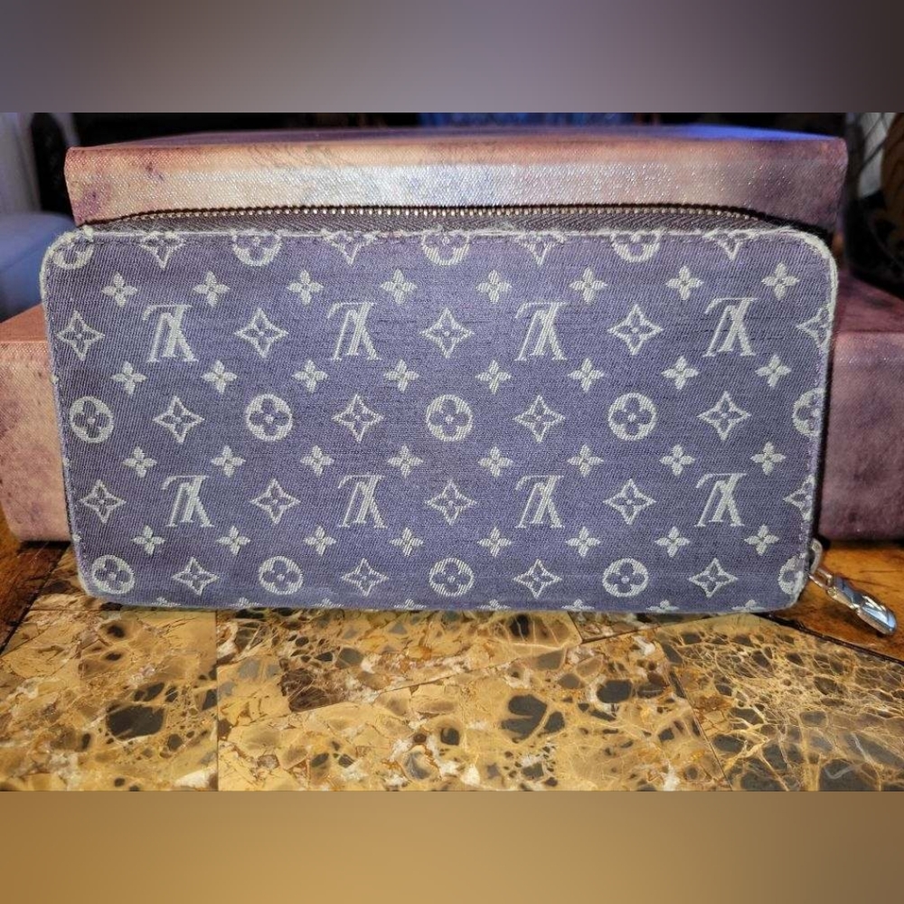 LOUIS VUITTON Denim zippy wallet🔥🔥 - Picture 4 of 16